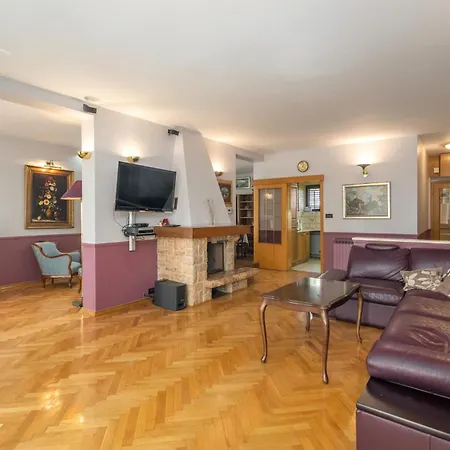 בית נופש Beautiful Home In Krk קרק