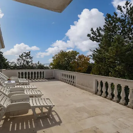 Dom wakacyjny Beautiful Home In Krk Krk Town