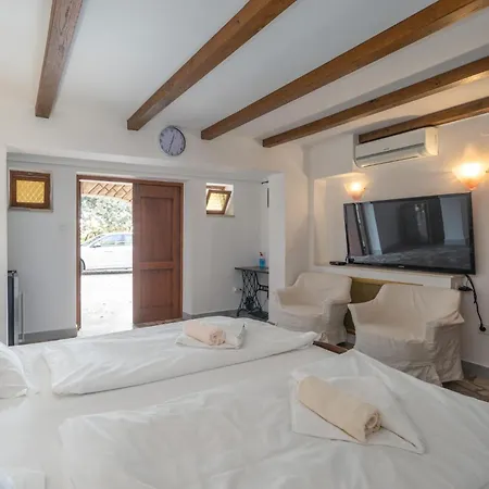 Dom wakacyjny Beautiful Home In Krk Krk Town
