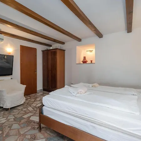 Beautiful Home In Krk Dom wakacyjny